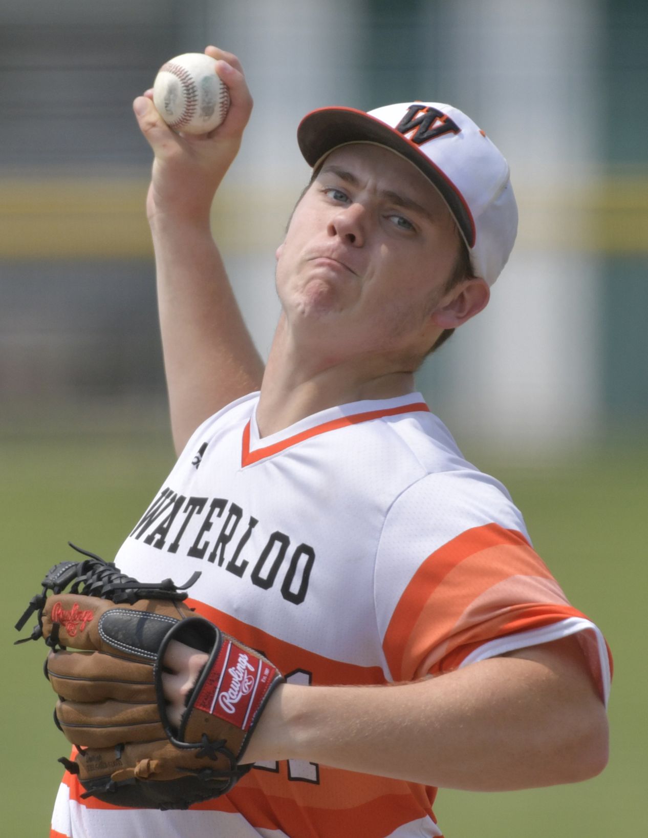 Waterloo defeats Carbondale in 3A Salem Sectional baseball final